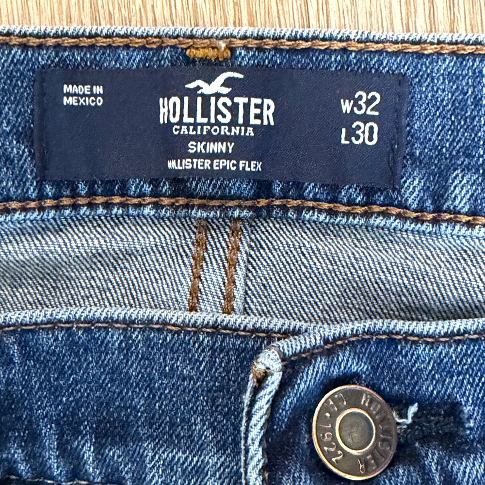 Hollister Men's Dark Blue Slim Jeans - Picture 2 of 3